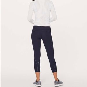 Lululemon Extra Mile Crop 23” legging Size 4